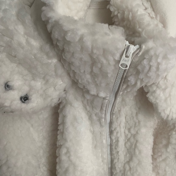 Abercrombie Teddy Coat- Worn few times- size small- hood snaps off - Picture 2 of 4